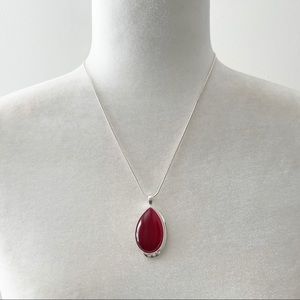 4/$20 🌴 Silver-Toned Faux Ruby Necklace
